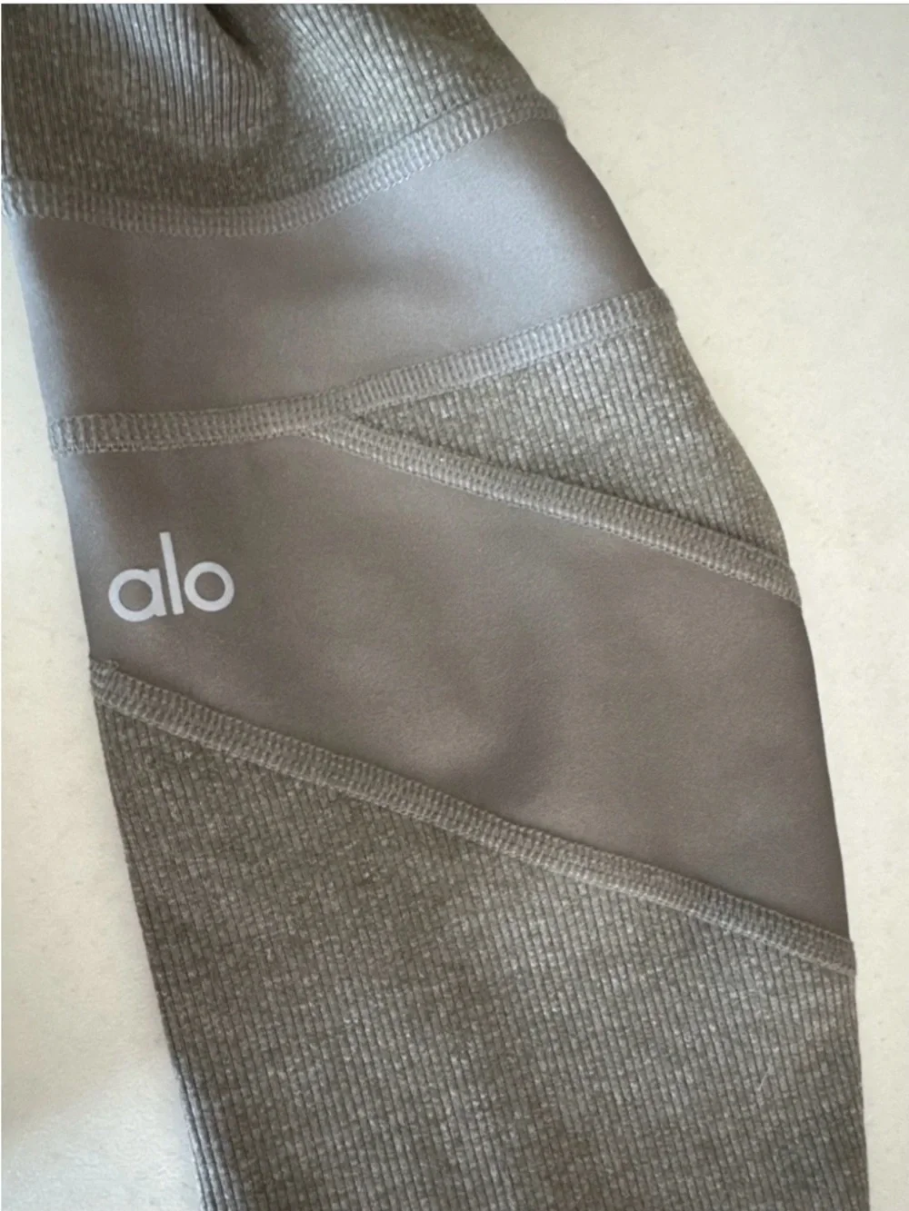 Alo High-Waist Level‎ Up Leggings, Size Small